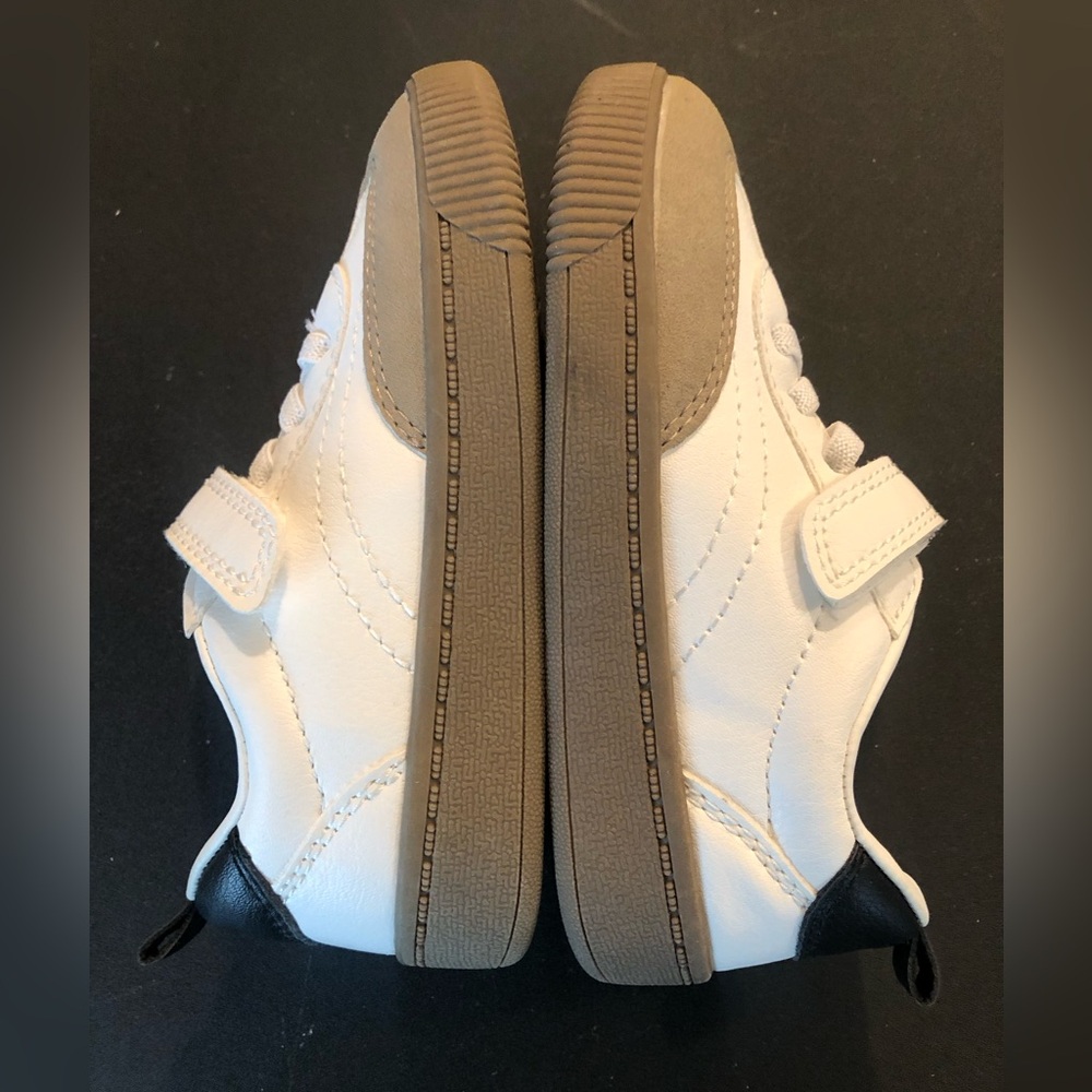 AIRWALK WHITE LACED TODDLER SHOES size 10
